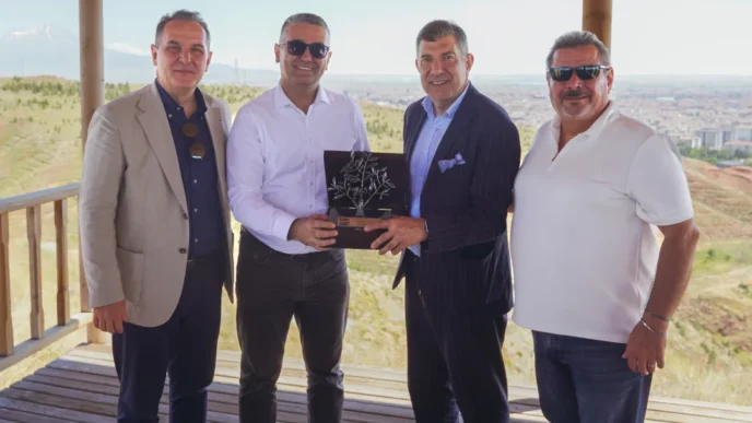 Kâmil Koç ve Mercedes-Benz